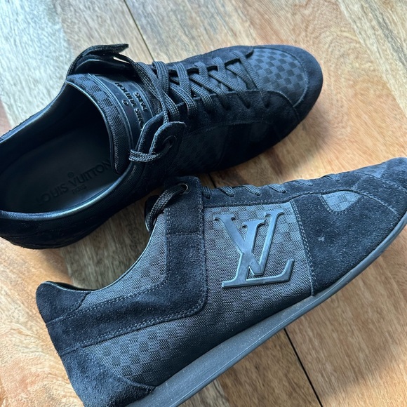 Louis Vuitton Canvas and Suede Low-top Sneaker. Black. Size 7 IT / 9 US - Picture 4 of 10